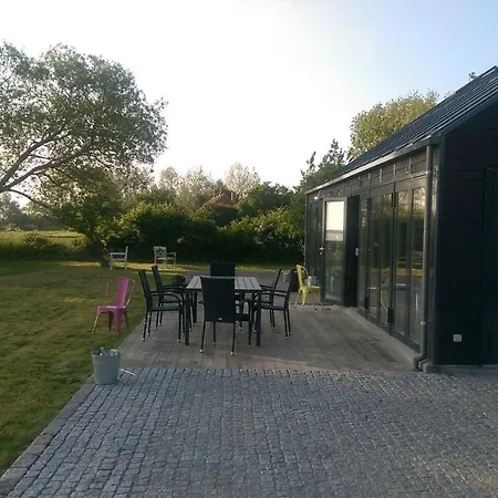 Poolvilla 7 Bedrooms, 3 Bathrooms * Marstal
